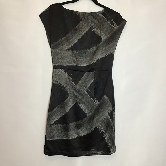 Satin Feel Printed Dress - Picture 4 of 8